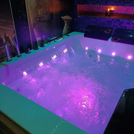 Les Cites Romances Le Cleopatre Bed and Breakfast Καρκασόν